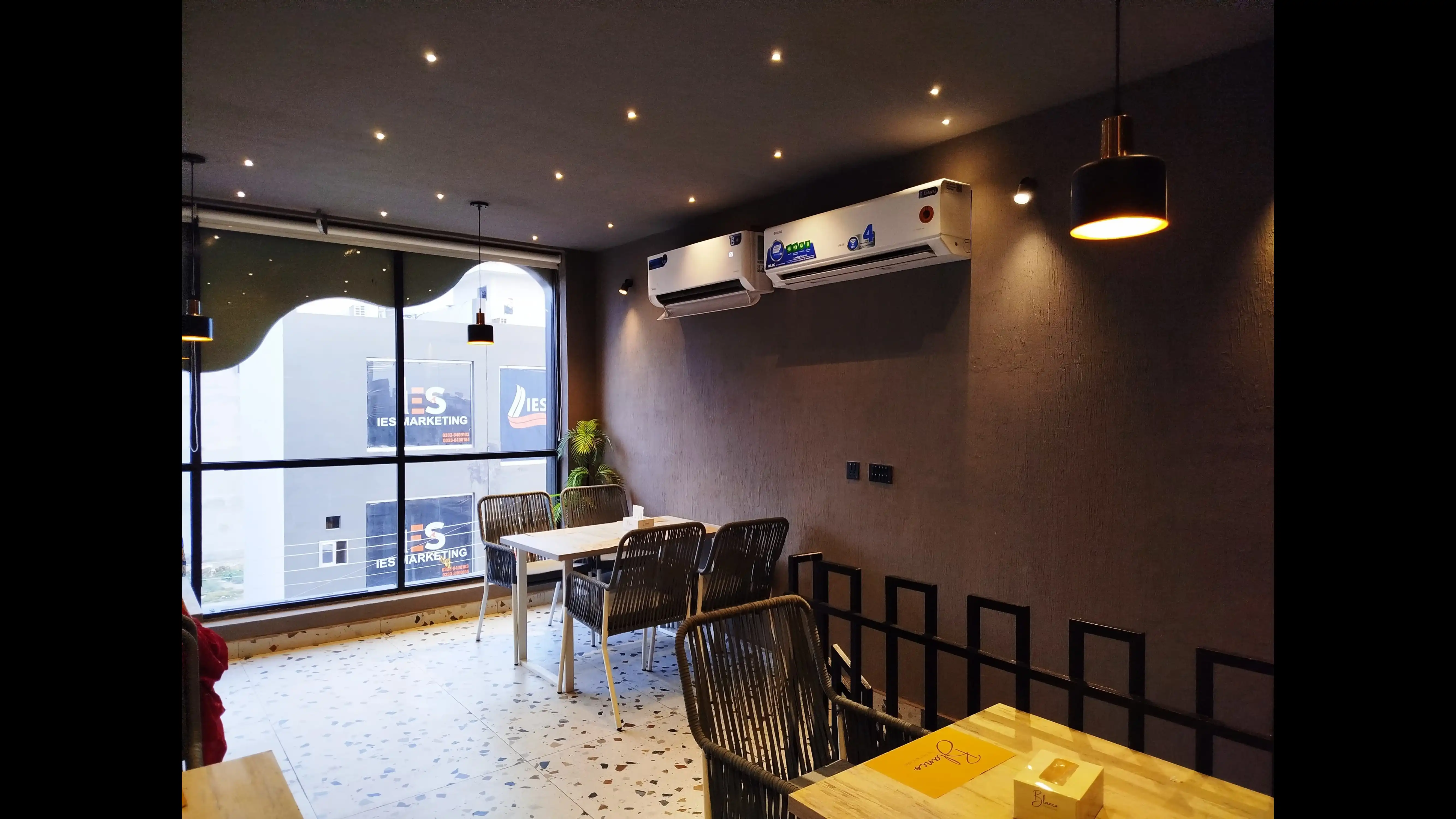 BLANCO CAFE gallery image 13