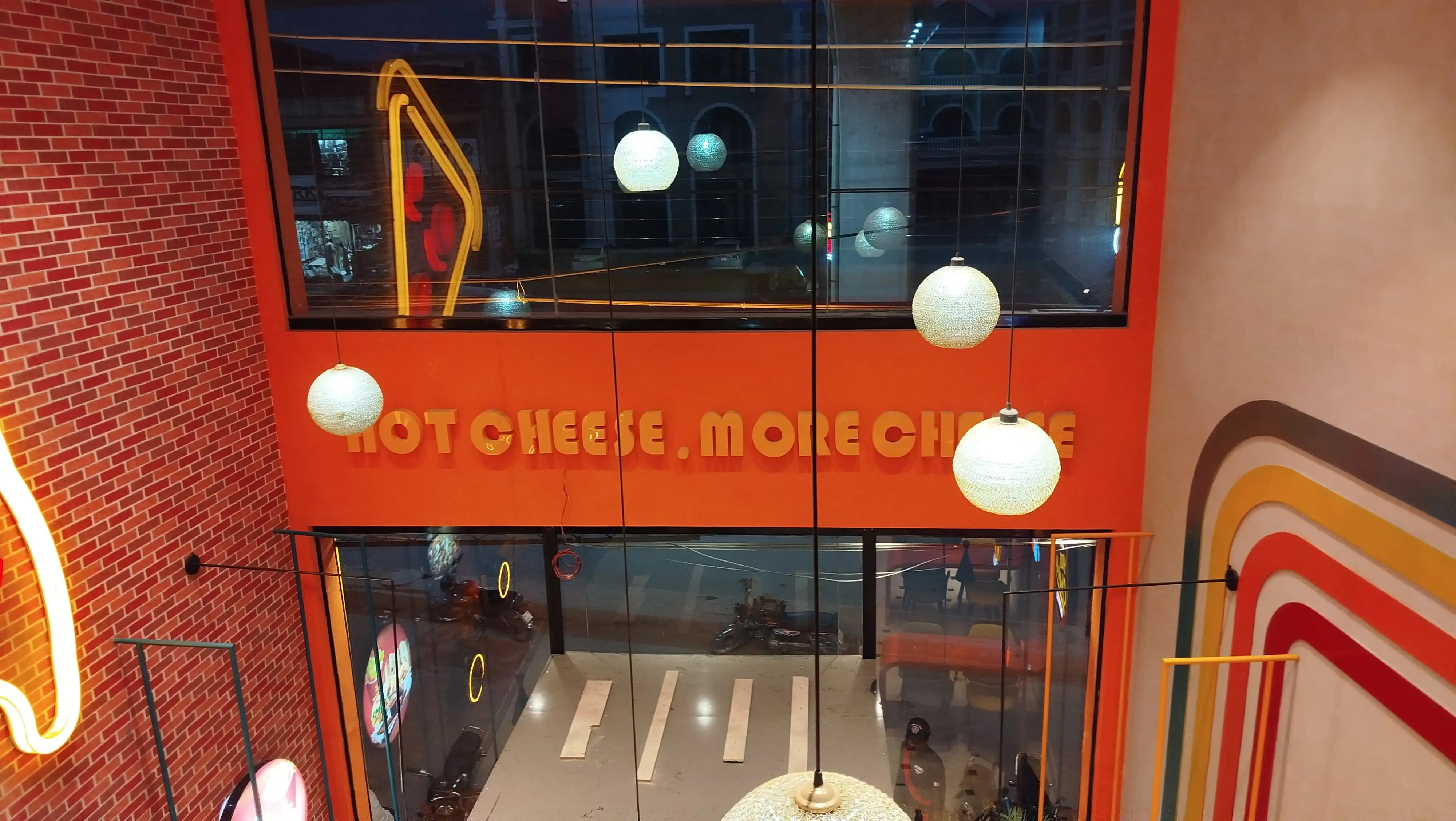 HOT CHEESE RESTAURANT gallery image 12