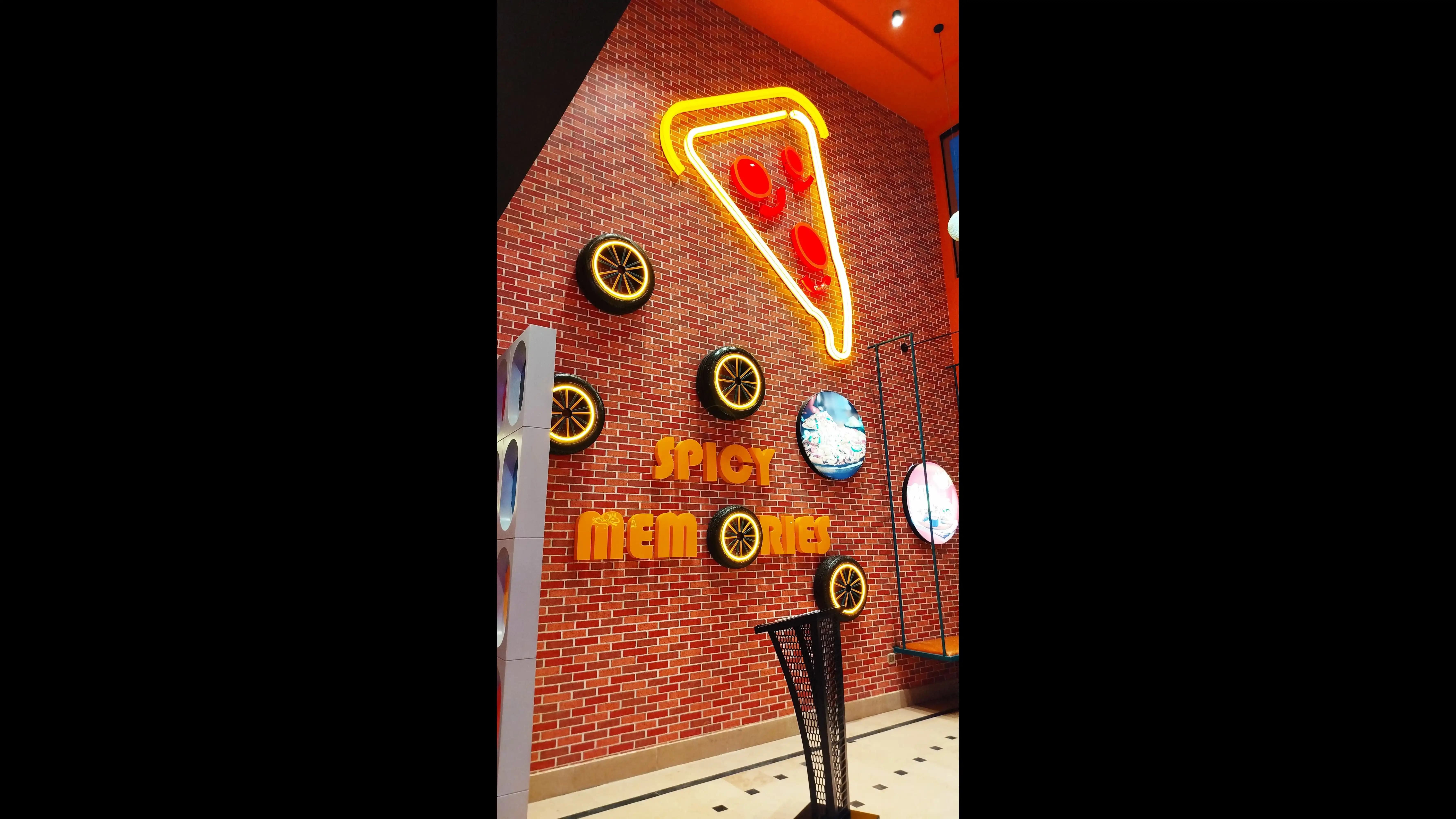 HOT CHEESE RESTAURANT gallery image 4