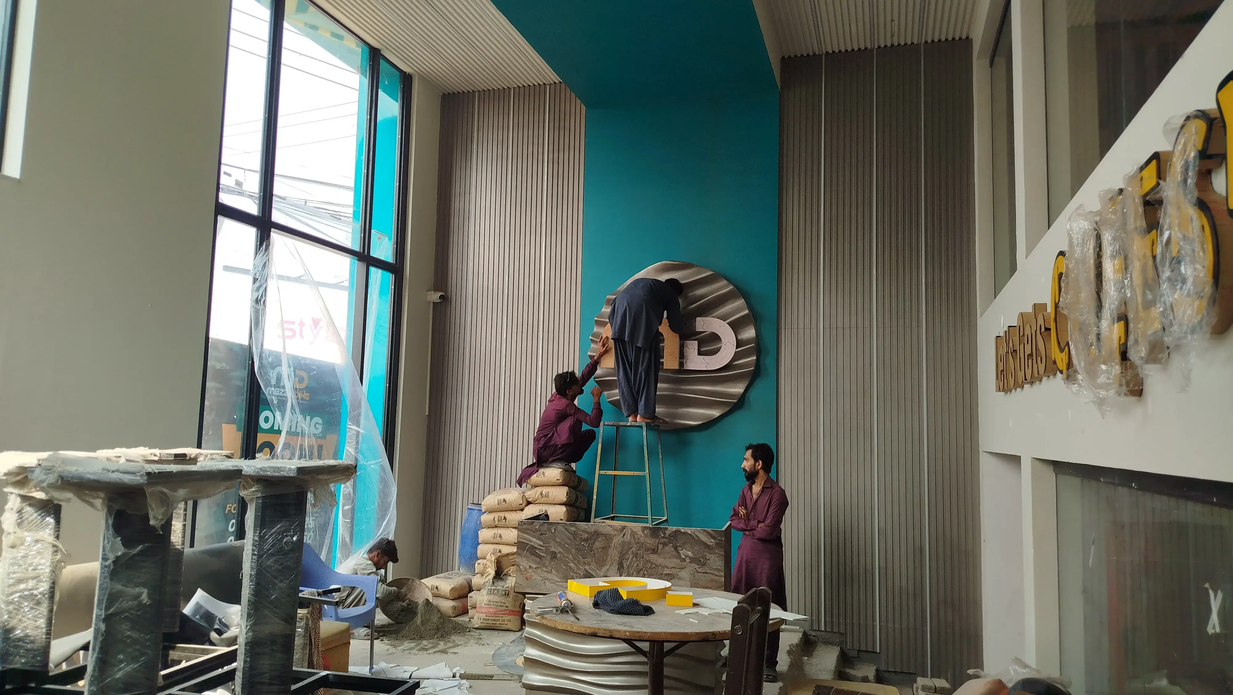 MEZADINE RESTAURANT gallery image 19