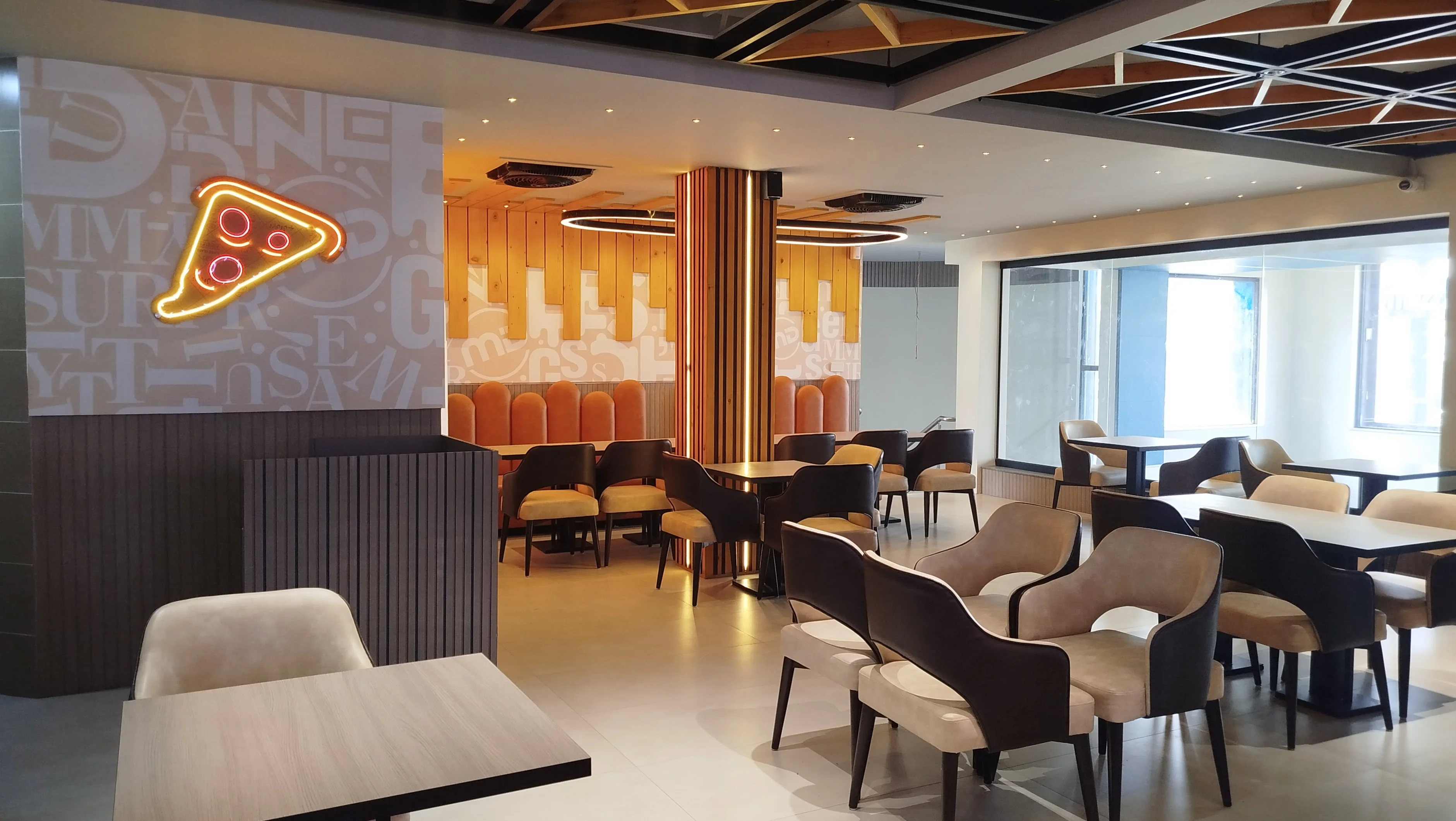 MEZADINE RESTAURANT gallery image 22