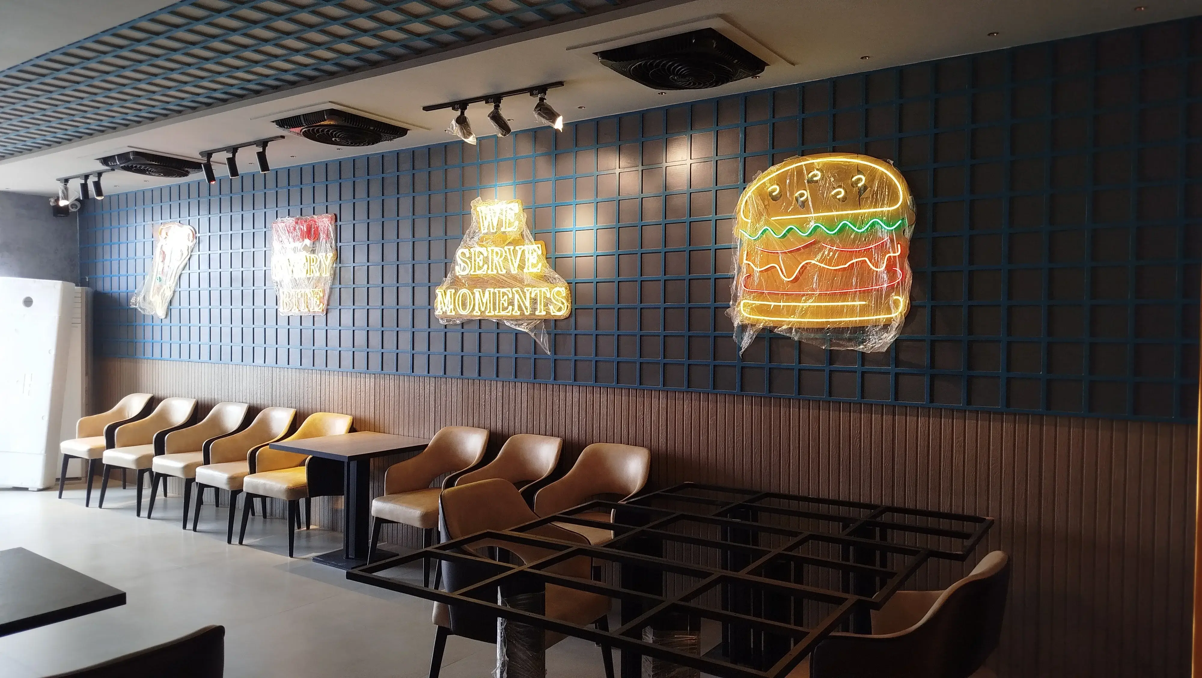 MEZADINE RESTAURANT gallery image 17