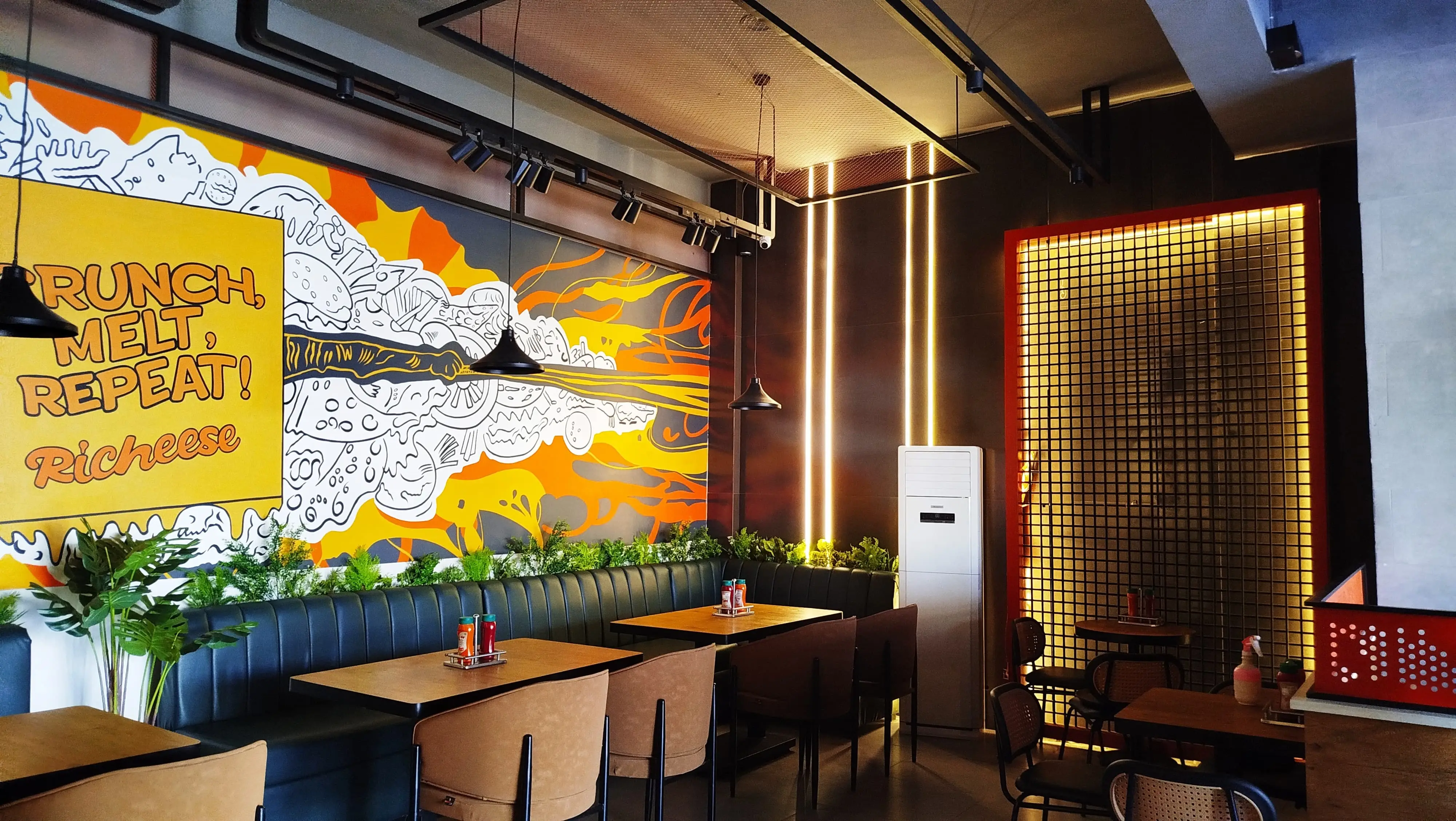 RICHEESE RESTAURANT gallery image 6