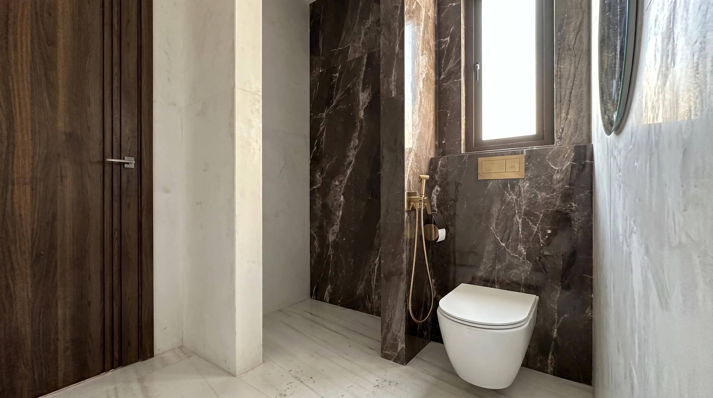 Pilasandro and Gizza Brown Bathroom gallery image 2