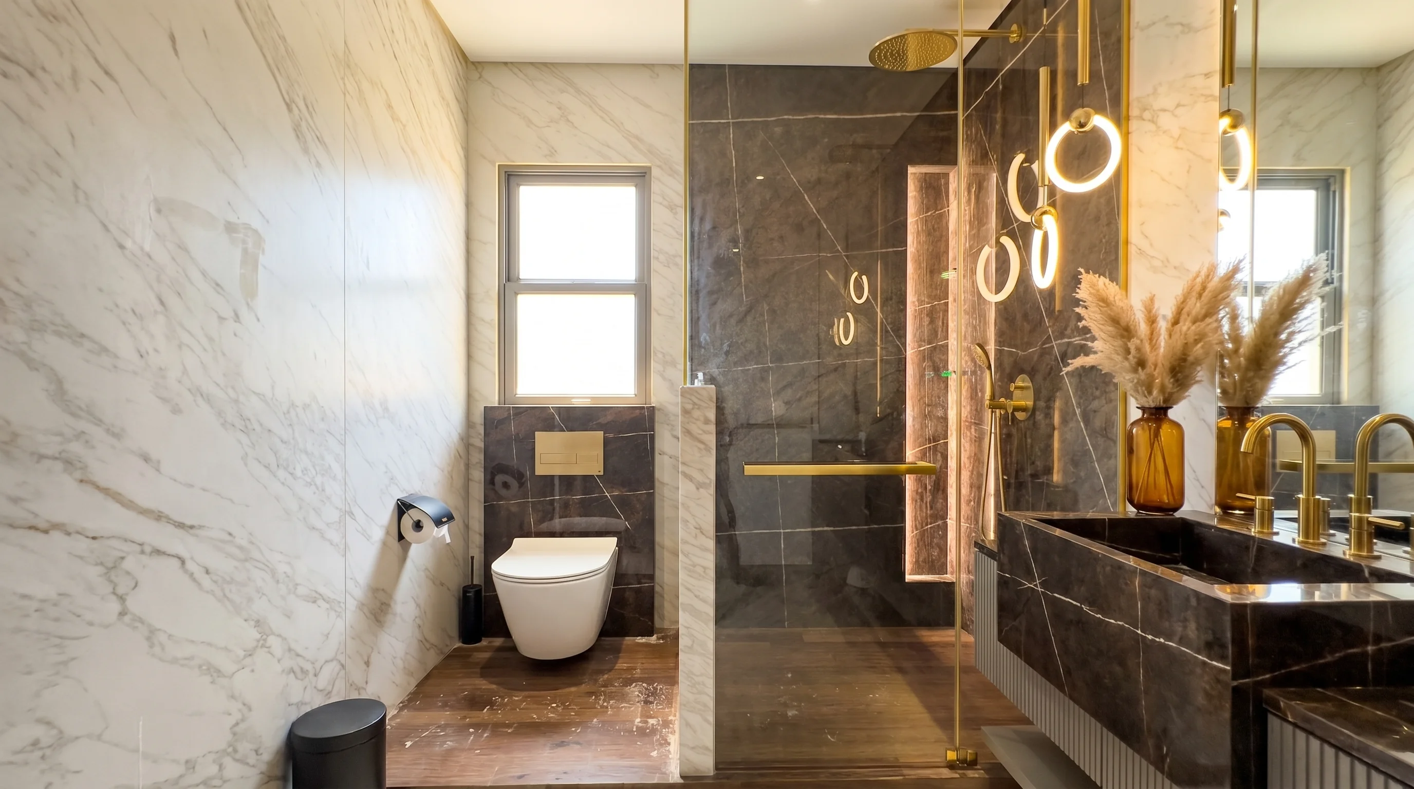 Sahara Brown and Palisandro White Bathroom gallery image 2